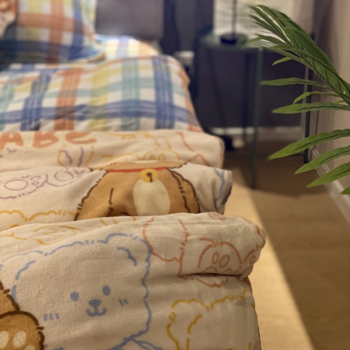 91家纺网 家纺一手货源 找家纺 棉生活 2021新款小清新牛奶绒四件套 多彩熊