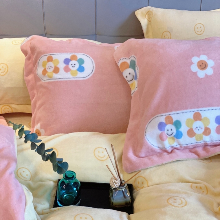 91家纺网 家纺一手货源 找家纺 棉生活 2021新款小清新牛奶绒四件套 花花笑脸粉