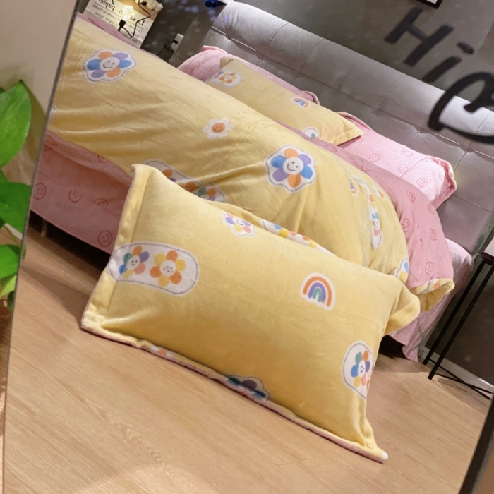 91家纺网 家纺一手货源 找家纺 棉生活 2021新款小清新牛奶绒四件套 花花笑脸黄