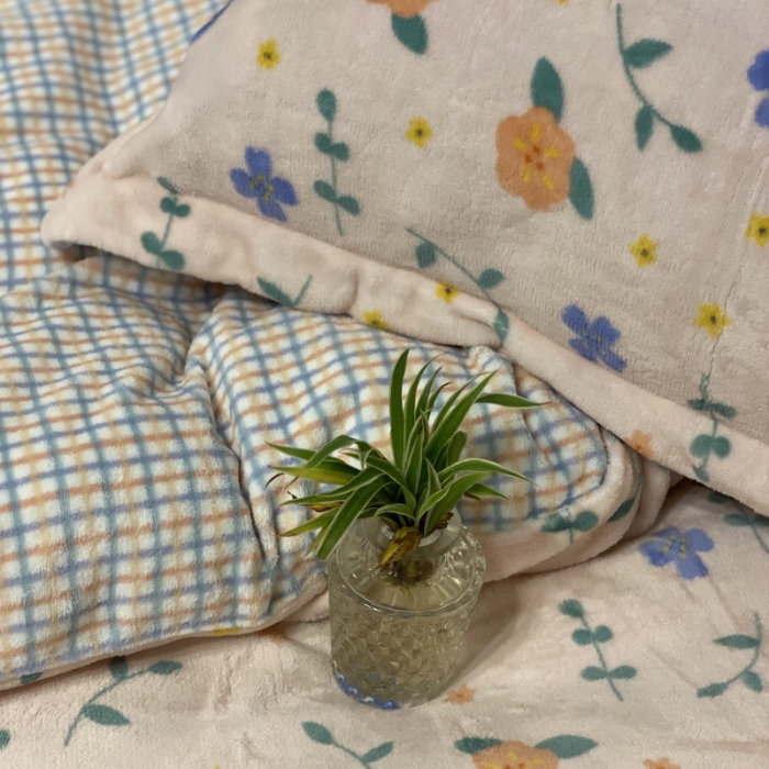 91家纺网 家纺一手货源 找家纺 棉生活 2021新款小清新牛奶绒四件套 花花子