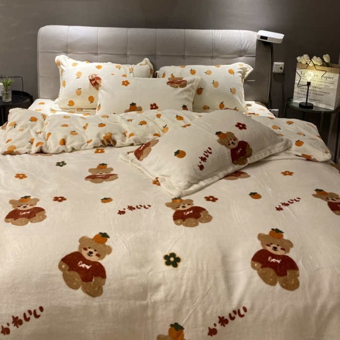 91家纺网 家纺一手货源 找家纺 棉生活 2021新款小清新牛奶绒四件套 柿子熊