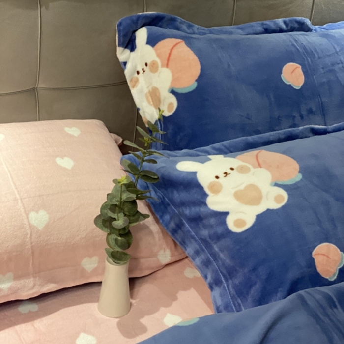 91家纺网 家纺一手货源 找家纺 棉生活 2021新款小清新牛奶绒四件套 桃桃兔