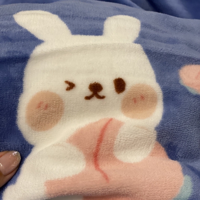 91家纺网 家纺一手货源 找家纺 棉生活 2021新款小清新牛奶绒四件套 桃桃兔