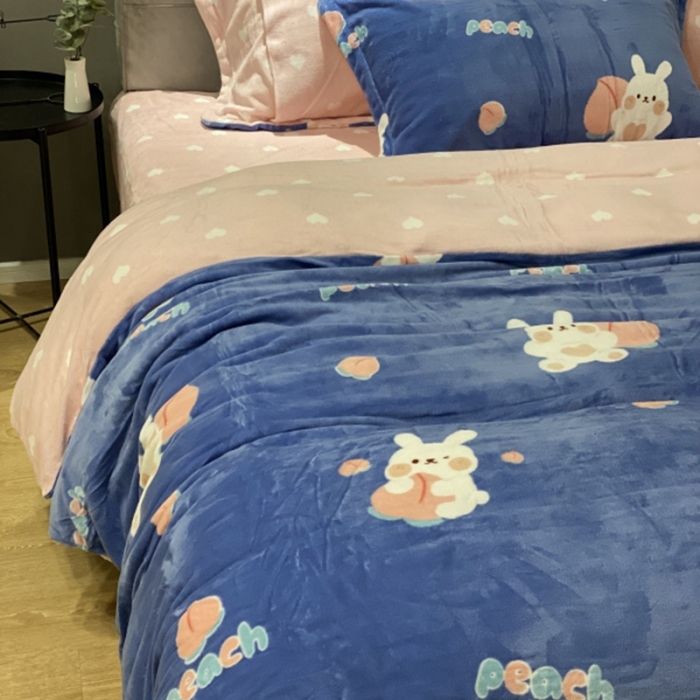 91家纺网 家纺一手货源 找家纺 棉生活 2021新款小清新牛奶绒四件套 桃桃兔