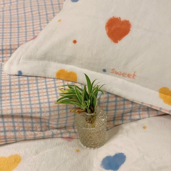 91家纺网 家纺一手货源 找家纺 棉生活 2021新款小清新牛奶绒四件套 心岛