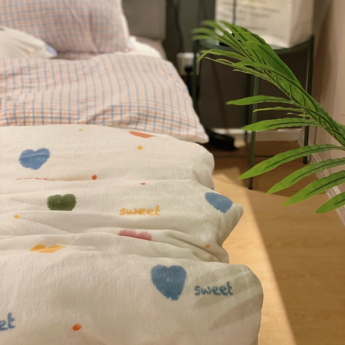 91家纺网 家纺一手货源 找家纺 棉生活 2021新款小清新牛奶绒四件套 心岛