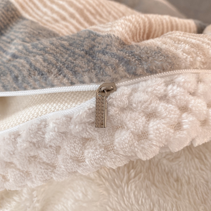 91家纺网 家纺一手货源 找家纺 琪格格 2022大包边保暖四件套 A牛奶绒B兔兔绒-几何时尚