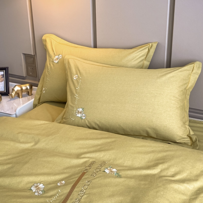 91家纺网 家纺一手货源 找家纺 雲归梦 2021新款全棉生态磨毛刺绣四件套 慕思-米黄