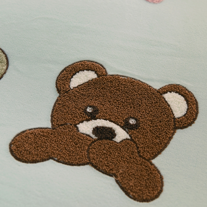 91家纺网 家纺一手货源 找家纺 菲儿 2021新款牛奶绒四件套法莱水晶绒快乐熊-嫩绿