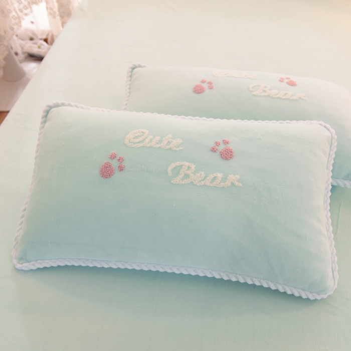 91家纺网 家纺一手货源 找家纺 菲儿 2021新款牛奶绒四件套法莱水晶绒快乐熊-嫩绿