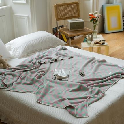 91家纺网 家纺一手货源 找家纺 洋铭区 2021冬季新品棋盘格双色牛奶绒毯子 海贝粉