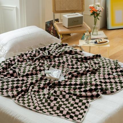 91家纺网 家纺一手货源 找家纺 洋铭区 2021冬季新品棋盘格双色牛奶绒毯子 暖沙咖