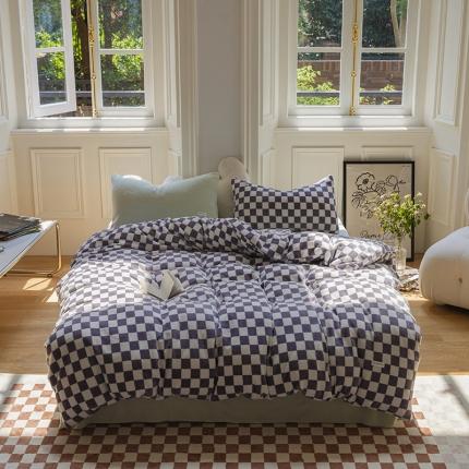 91家纺网 家纺一手货源 找家纺 洋铭区 2021冬季新品棋盘格牛奶绒四件套 初恋紫格