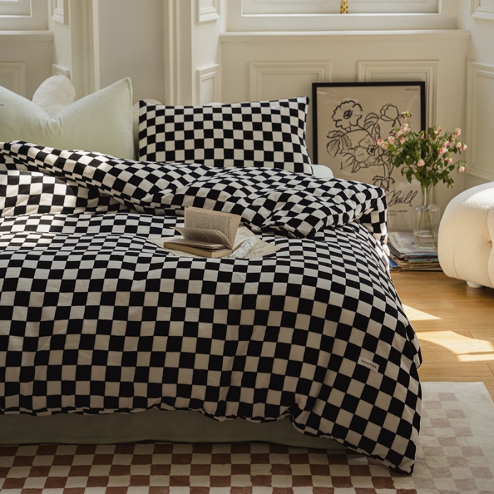 91家纺网 家纺一手货源 找家纺 洋铭区 2021冬季新品棋盘格牛奶绒四件套 初恋黑格