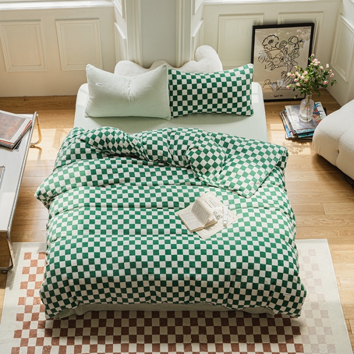 91家纺网 家纺一手货源 找家纺 洋铭区 2021冬季新品棋盘格牛奶绒四件套 初恋绿格