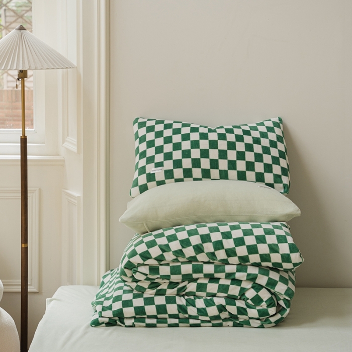 91家纺网 家纺一手货源 找家纺 洋铭区 2021冬季新品棋盘格牛奶绒四件套 初恋绿格