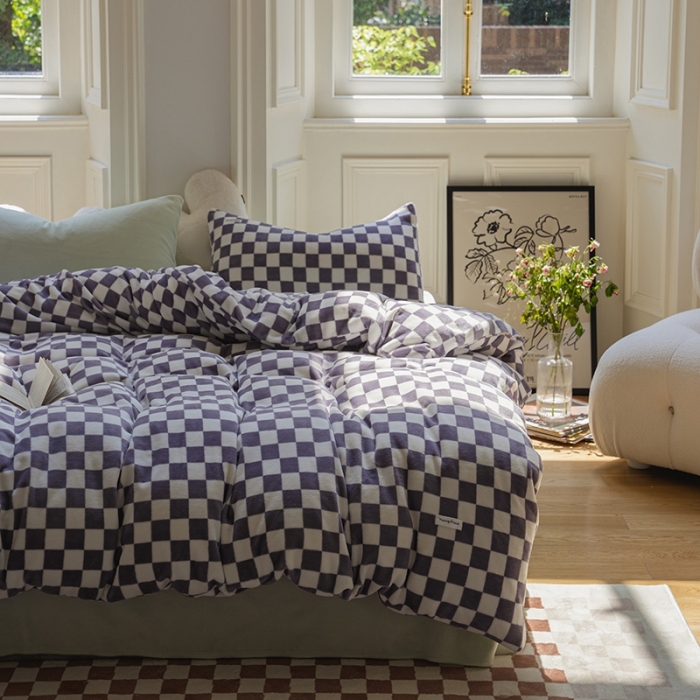 91家纺网 家纺一手货源 找家纺 洋铭区 2021冬季新品棋盘格牛奶绒四件套 初恋紫格