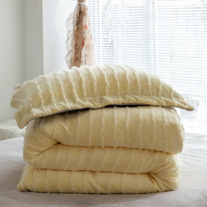 91家纺网 家纺一手货源 找家纺 风向标2022新款韩系网红款牛奶绒流苏拼色四件套 宫玥-黄