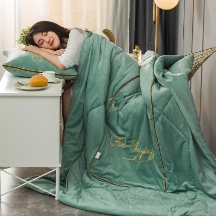 照世家纺2021新款水晶绒抱枕-字母款薄荷绿