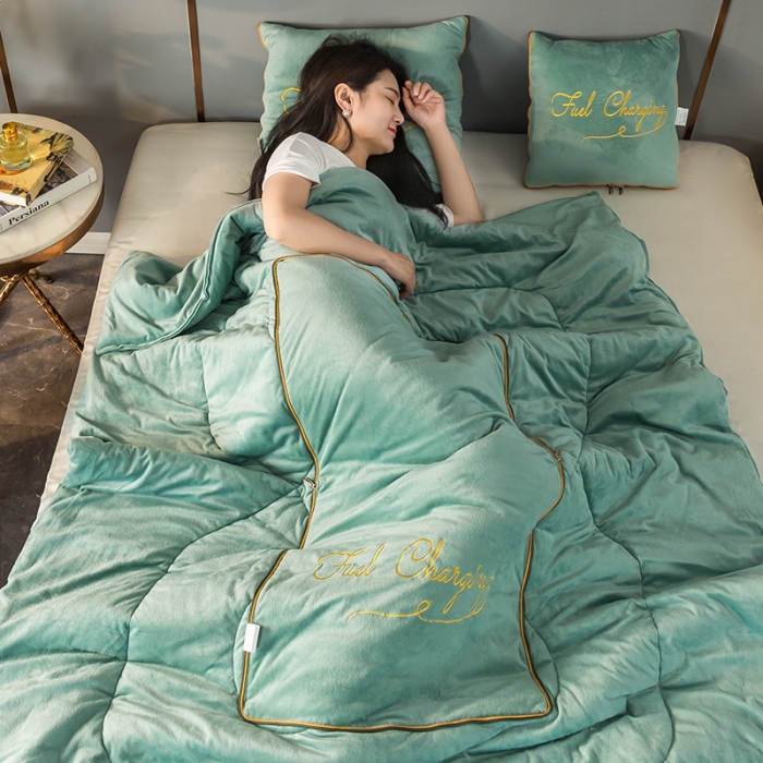 91家纺网 家纺一手货源 找家纺 照世家纺2021新款水晶绒抱枕-字母款薄荷绿