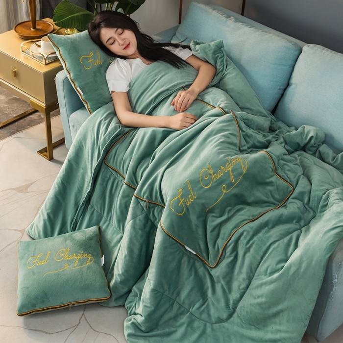 91家纺网 家纺一手货源 找家纺 照世家纺2021新款水晶绒抱枕-字母款薄荷绿