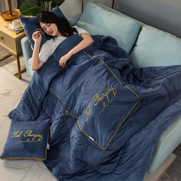 91家纺网 家纺一手货源 找家纺 照世家纺2021新款水晶绒抱枕-字母款 蓝色