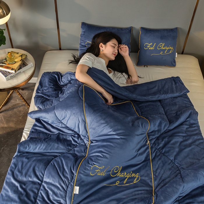 91家纺网 家纺一手货源 找家纺 照世家纺2021新款水晶绒抱枕-字母款 蓝色