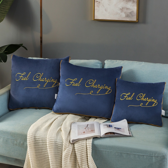 91家纺网 家纺一手货源 找家纺 照世家纺2021新款水晶绒抱枕-字母款 蓝色