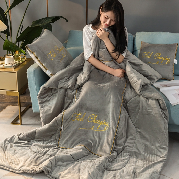 91家纺网 家纺一手货源 找家纺 照世家纺2021新款水晶绒抱枕-字母款 浅灰