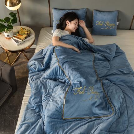 照世家纺2021新款水晶绒抱枕-字母款 浅蓝