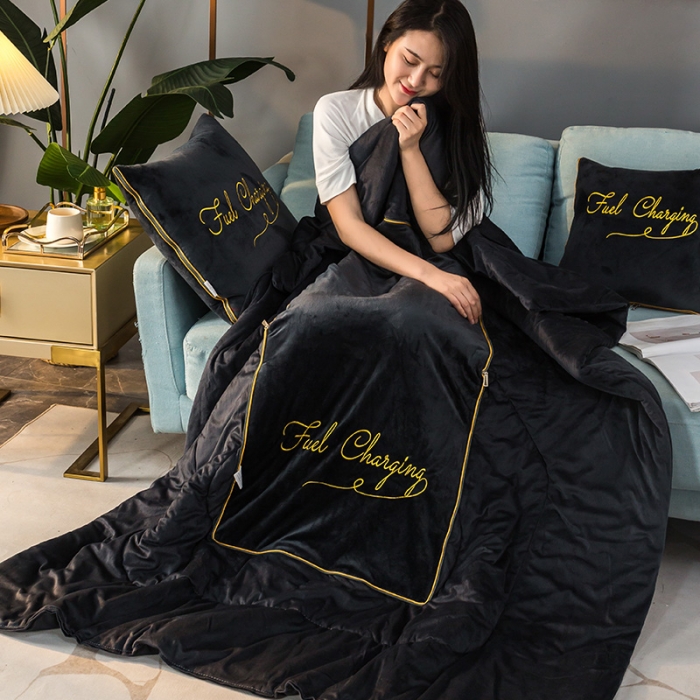 91家纺网 家纺一手货源 找家纺 照世家纺2021新款水晶绒抱枕-字母款 深灰