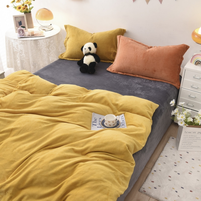 91家纺网 家纺一手货源 找家纺 优彩 2021新款高克重纯色混搭牛奶绒四件套 芥末黄