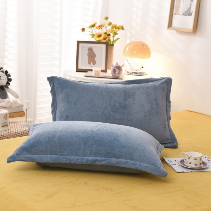 91家纺网 家纺一手货源 找家纺 优彩 2021新款高克重纯色混搭牛奶绒四件套 雾霾蓝