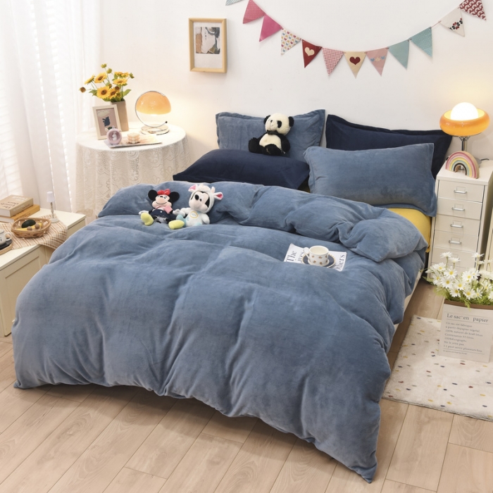 91家纺网 家纺一手货源 找家纺 优彩 2021新款高克重纯色混搭牛奶绒四件套 雾霾蓝