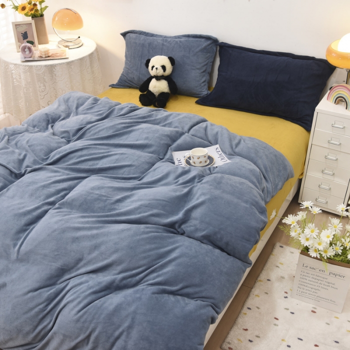 91家纺网 家纺一手货源 找家纺 优彩 2021新款高克重纯色混搭牛奶绒四件套 雾霾蓝