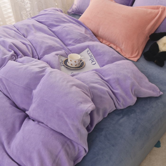 91家纺网 家纺一手货源 找家纺 优彩 2021新款高克重纯色混搭牛奶绒四件套 香芋紫