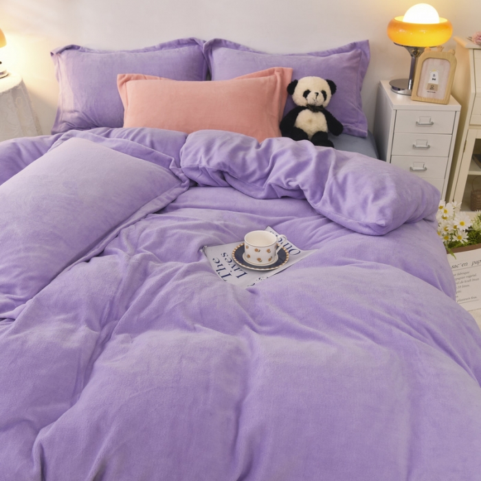 91家纺网 家纺一手货源 找家纺 优彩 2021新款高克重纯色混搭牛奶绒四件套 香芋紫