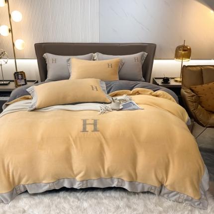 91家纺网 家纺一手货源 找家纺 米莱家纺 2021新款高克重牛奶绒宽边刺绣四件套 布丁黄