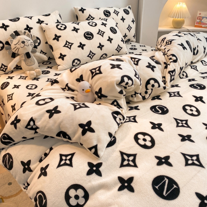 91家纺网 家纺一手货源 找家纺 金爱家 2021新款跑量款牛奶绒四件套 流行元素