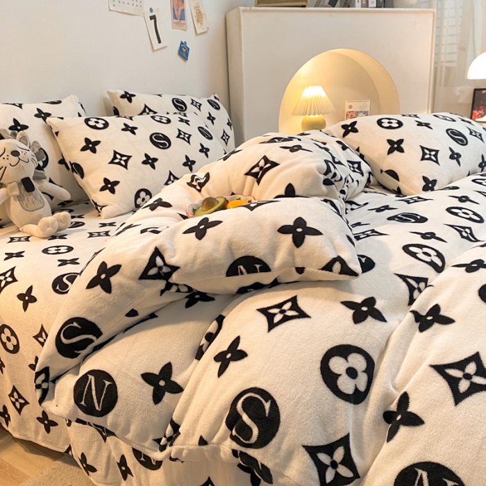 91家纺网 家纺一手货源 找家纺 金爱家 2021新款跑量款牛奶绒四件套 流行元素