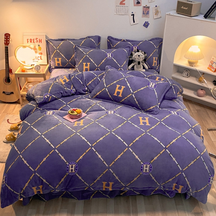 91家纺网 家纺一手货源 找家纺 金爱家 2021新款跑量款牛奶绒四件套 时光隧道