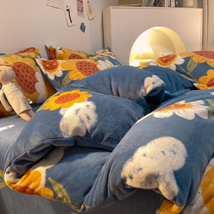 91家纺网 家纺一手货源 找家纺 金爱家 2021新款跑量款牛奶绒四件套 太阳花-蓝