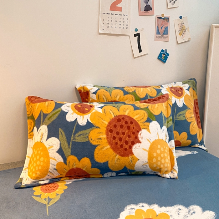 91家纺网 家纺一手货源 找家纺 金爱家 2021新款跑量款牛奶绒四件套 太阳花-蓝