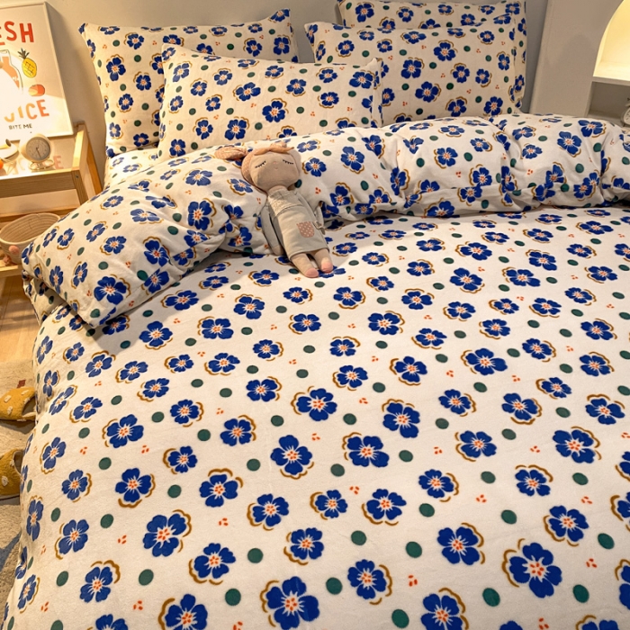 91家纺网 家纺一手货源 找家纺 金爱家 2021新款跑量款牛奶绒四件套 梅花-蓝