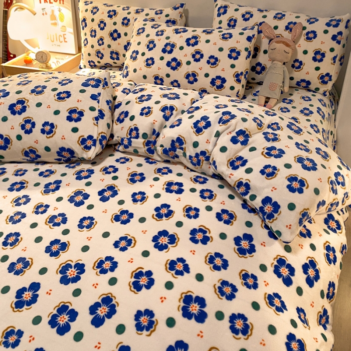 91家纺网 家纺一手货源 找家纺 金爱家 2021新款跑量款牛奶绒四件套 梅花-蓝