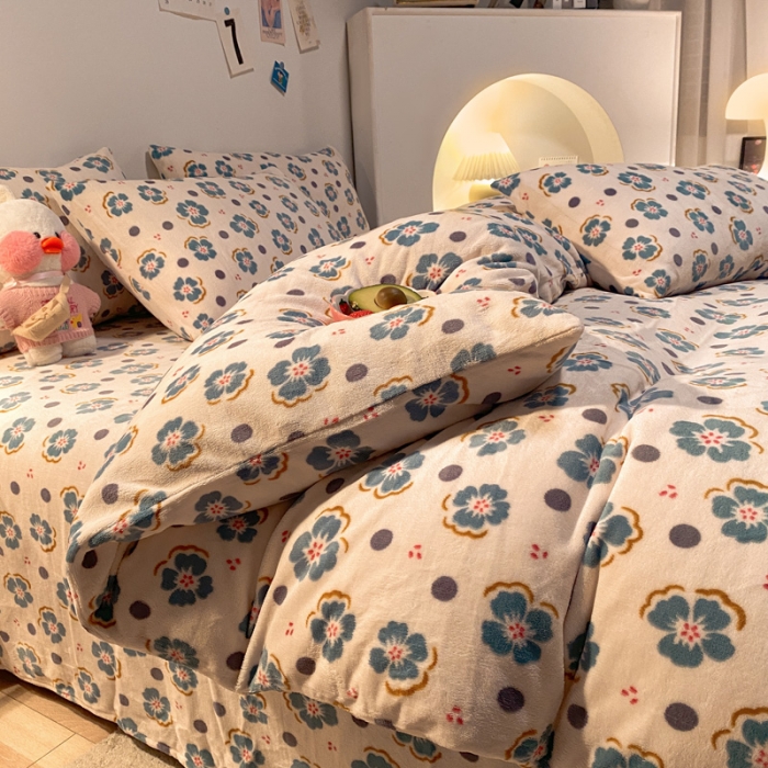 91家纺网 家纺一手货源 找家纺 金爱家 2021新款跑量款牛奶绒四件套 梅花-绿