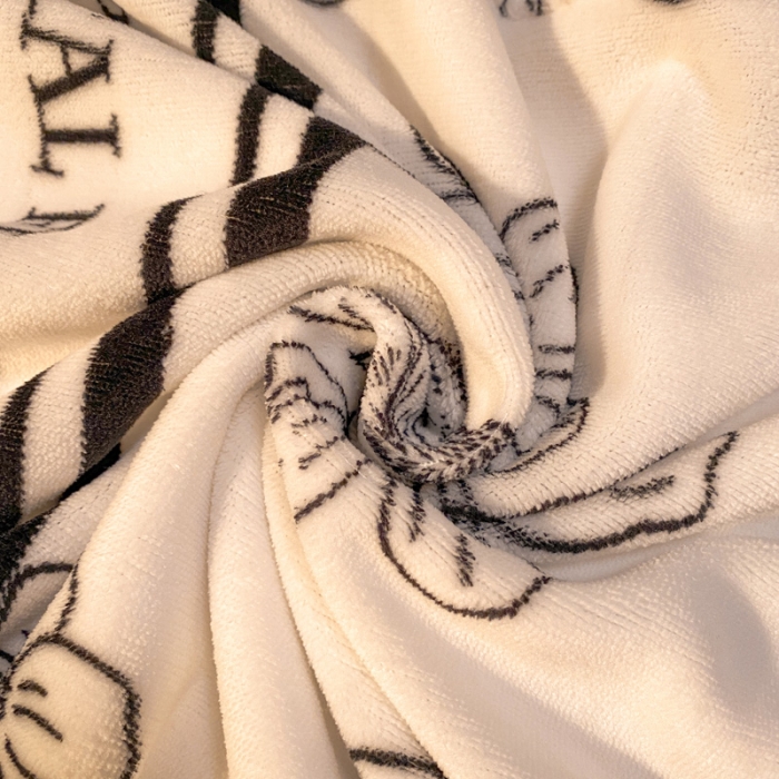 91家纺网 家纺一手货源 找家纺 金爱家 2021新款跑量款牛奶绒四件套 山茶花-黑