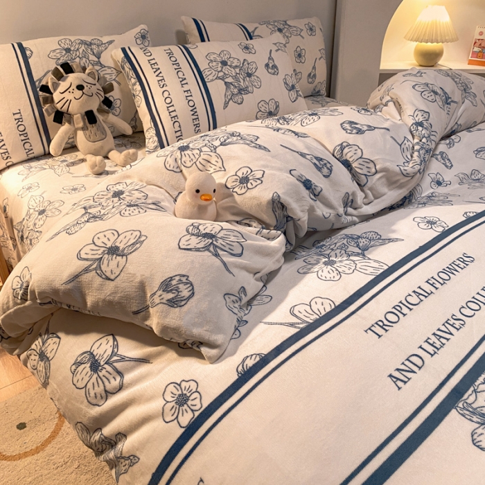 91家纺网 家纺一手货源 找家纺 金爱家 2021新款跑量款牛奶绒四件套 山茶花-蓝