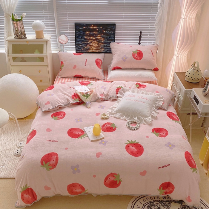 91家纺网 家纺一手货源 找家纺 顾里2021新款ins韩国高端保暖牛奶绒四件套 花花草莓