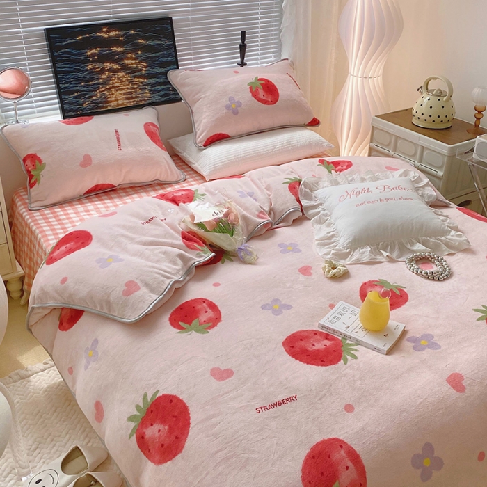 91家纺网 家纺一手货源 找家纺 顾里2021新款ins韩国高端保暖牛奶绒四件套 花花草莓